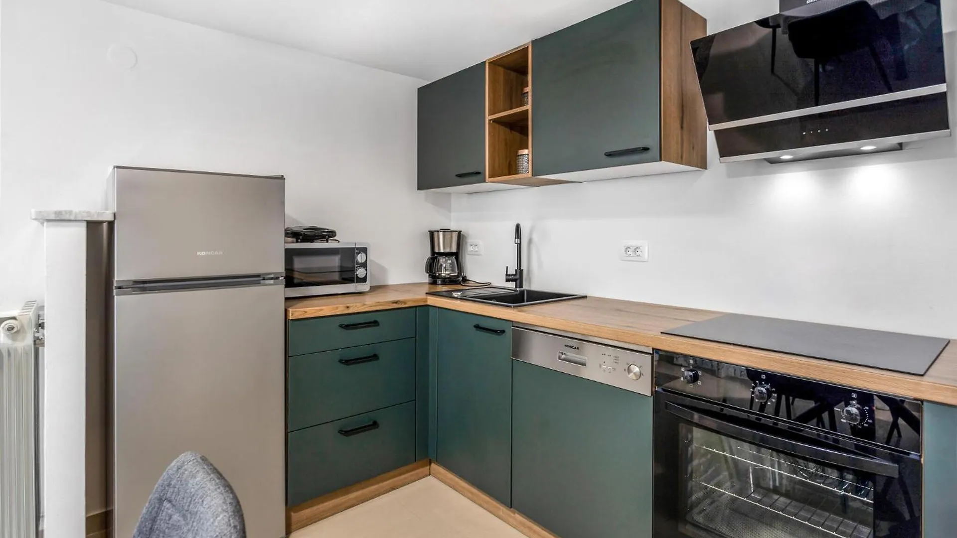 Gorgeous Apartment In Brsec With Kitchen