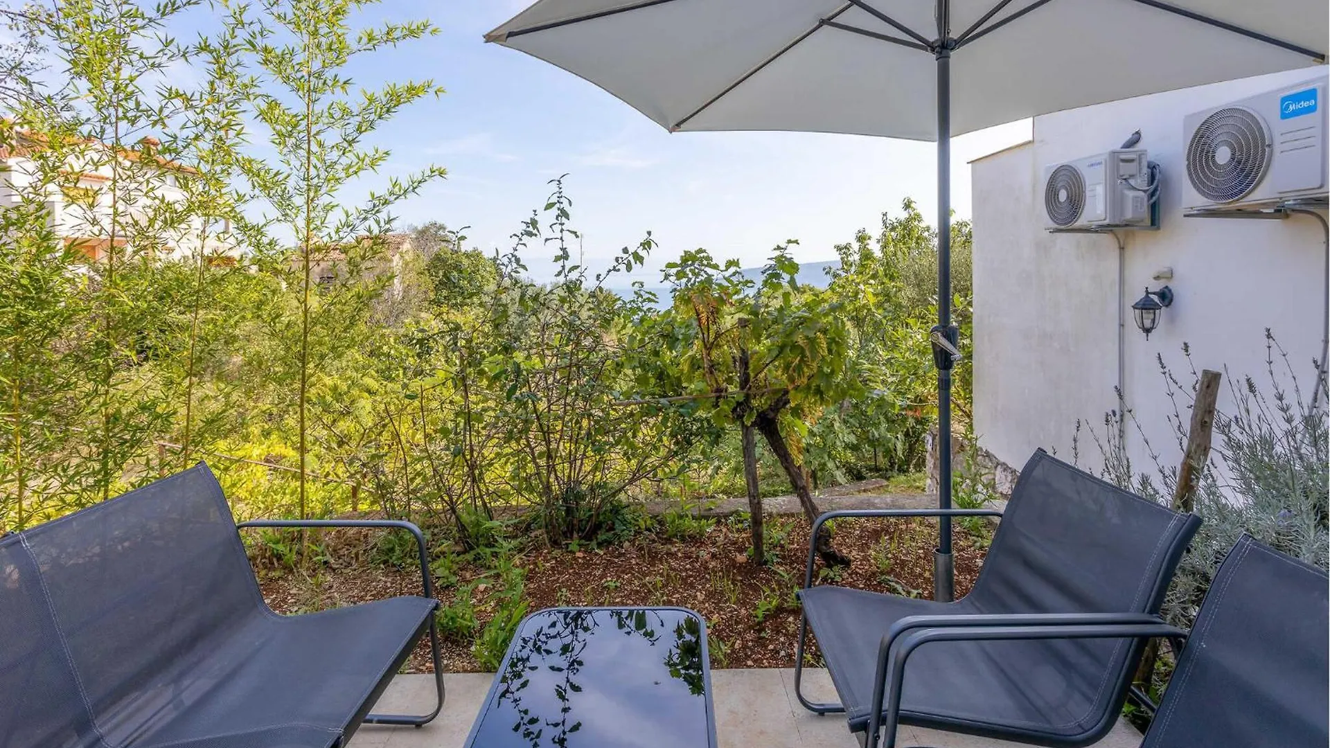 Gorgeous Apartment In Brsec With Kitchen 0*,
